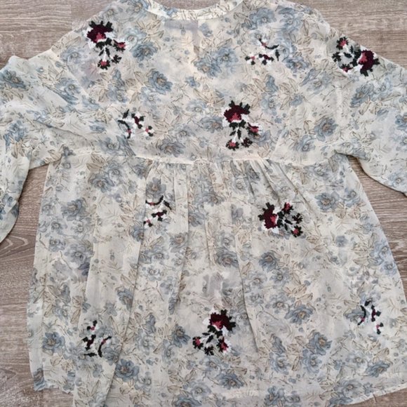 Zara Cream Flowy Embroidered Floral Romantic Peasant Blouse Size Small - Picture 11 of 15